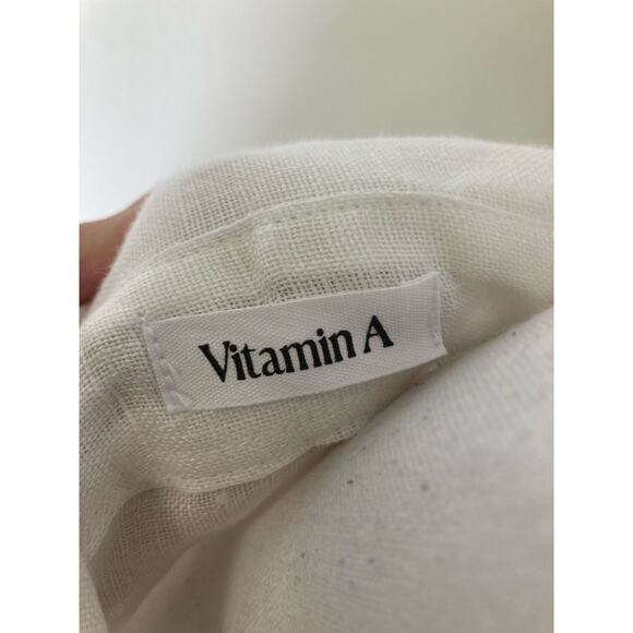 NWOT Vitamin A White Linen Long Sleeve Button Down Cover Up Sz L - Picture 3 of 3